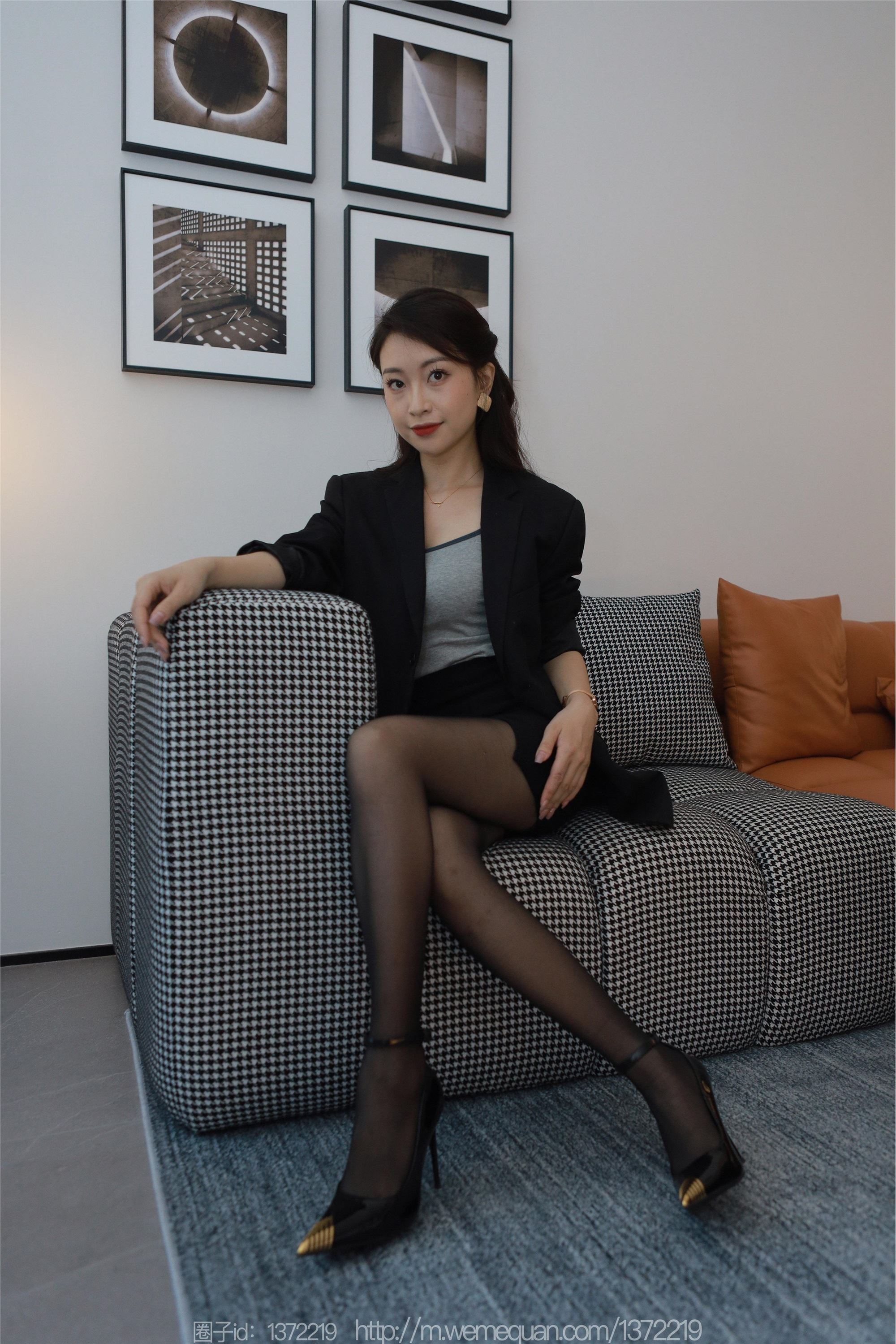 IESS异思趣向  2023.07.27 丝享家 1491 小婕《黑金高跟鞋》